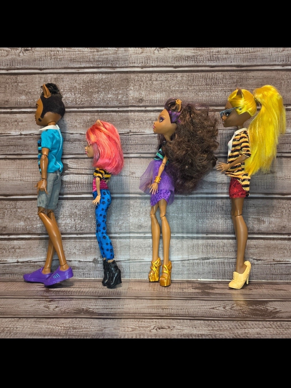 Monster High A Pack of Trouble Wolf Family Doll Set - Picture 2 of 8